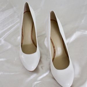 White Nine West Heals